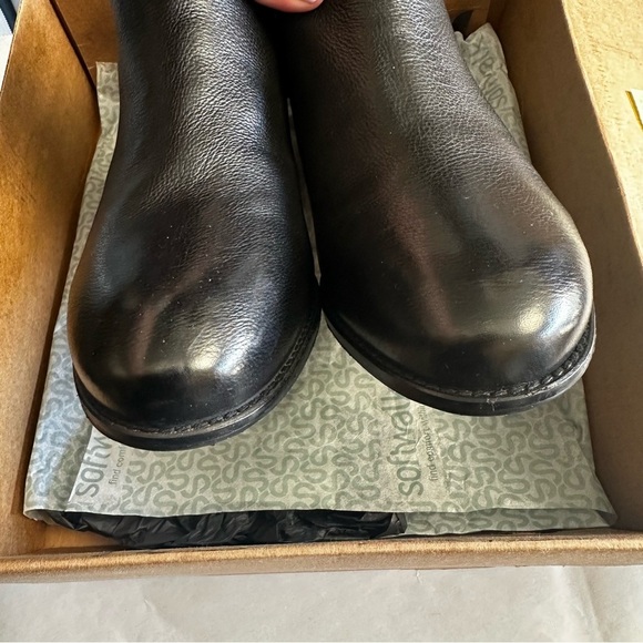 SoftWalk Women’s Rockin Black Snake Print Leather Booties Comfort Side Zip 10 - Picture 9 of 10